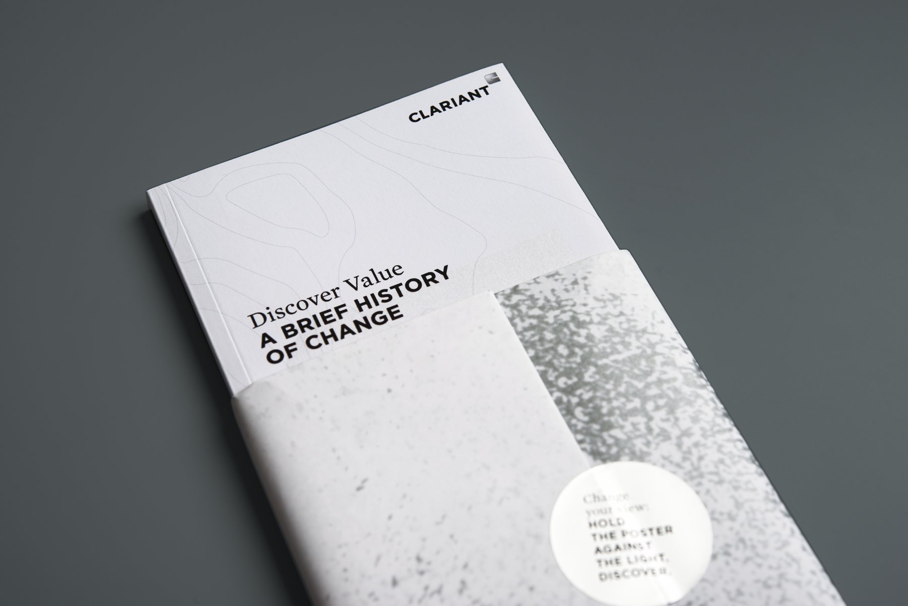 Weißes Clariant-Buch „Discover Value. A Brief History of Change“